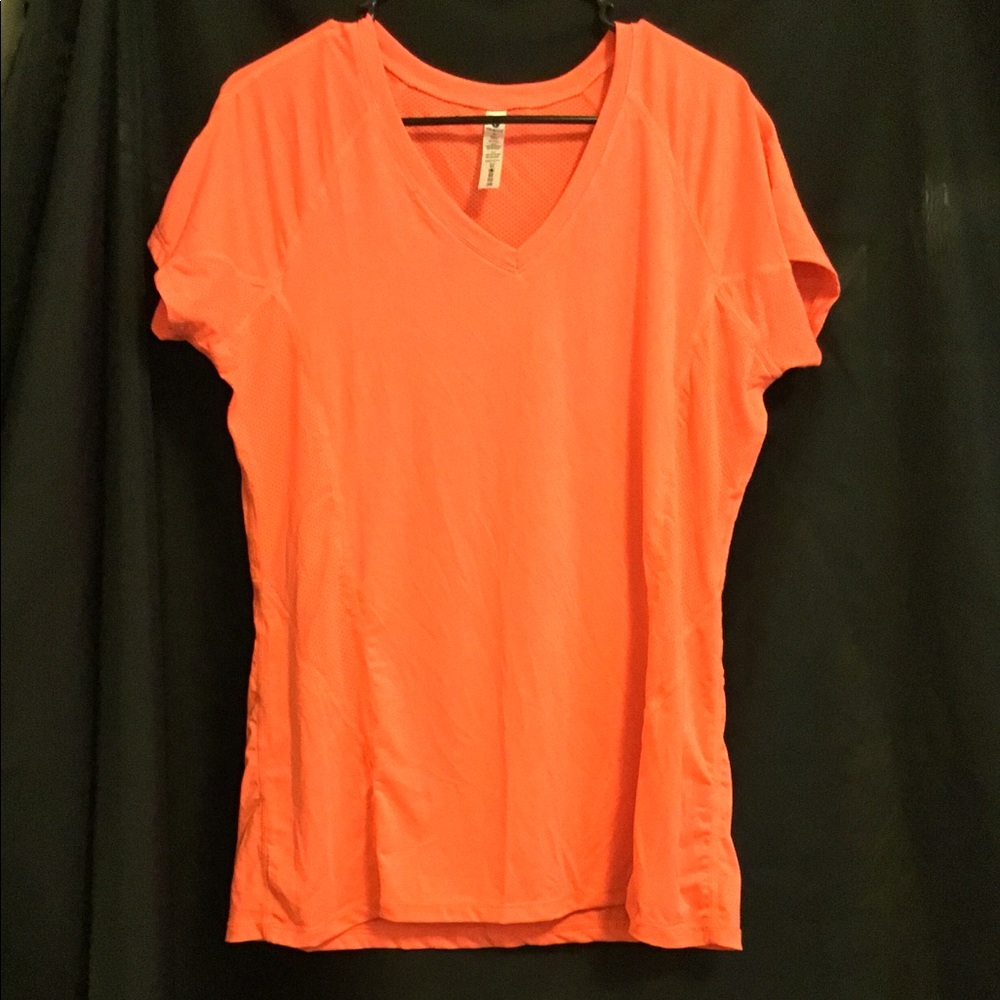 Moisture wick workout tee